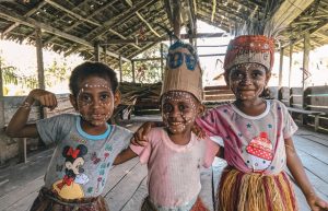 enfants en Papouasie